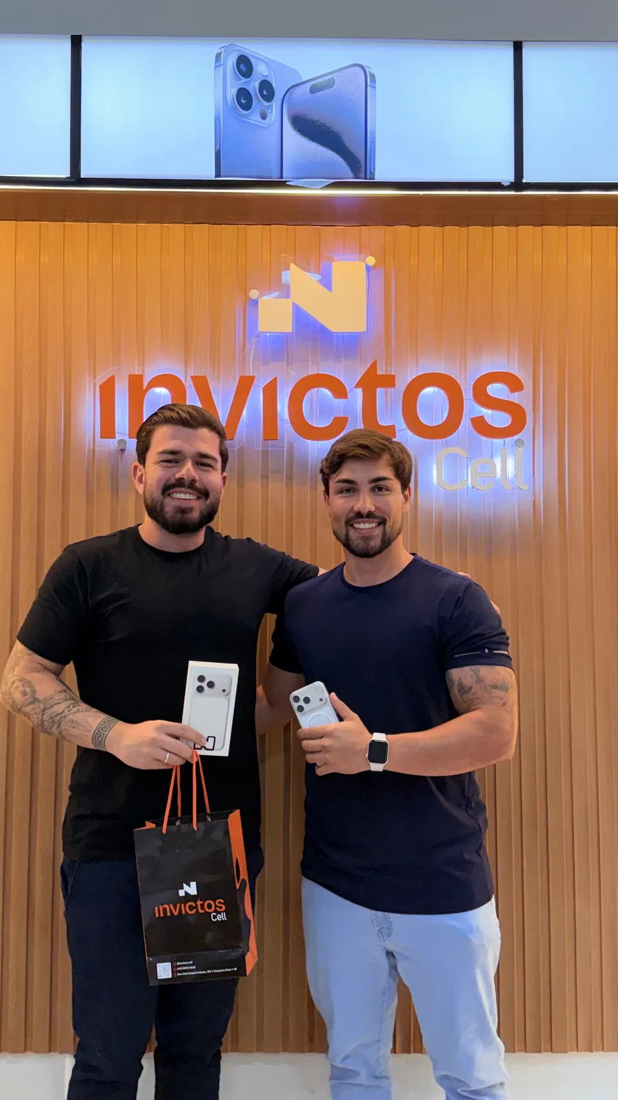 Vitrine de produtos da Invictos Cell